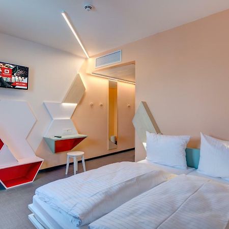 Meininger Hotel Heidelberg Hauptbahnhof Dış mekan fotoğraf