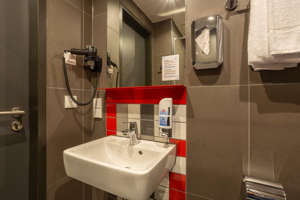 Meininger Hotel Heidelberg Hauptbahnhof Dış mekan fotoğraf